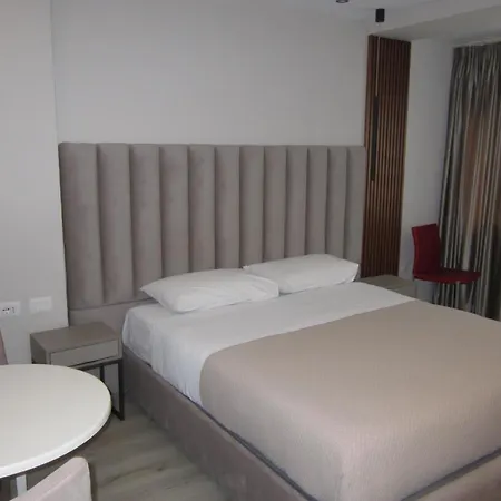 Freddy'S Hotel 3*
