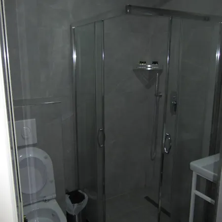 Freddy'S Hotel Tirana