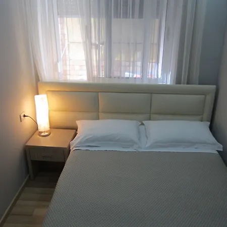 Szálloda Freddy's Tirana