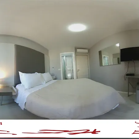 Hotel Freddy's Tirana