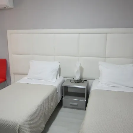 Hotell Freddy's Tirana