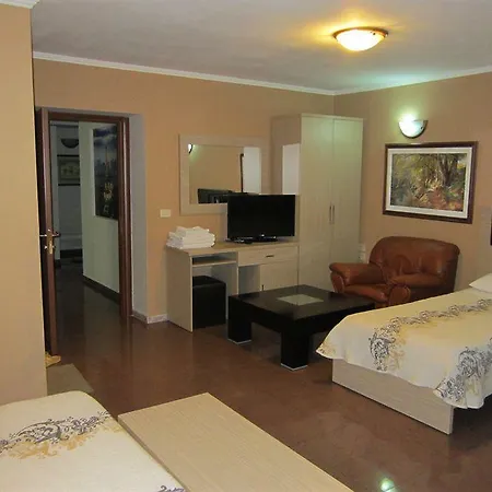 Hotel Freddy'S Hotel Tirana