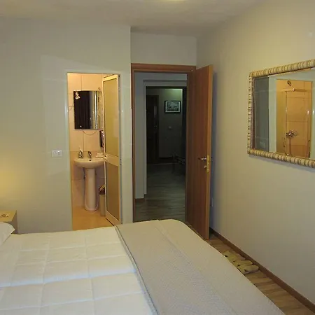 Freddy's Hotel 3*