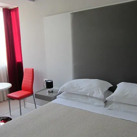 Hotel Freddy's Tirana