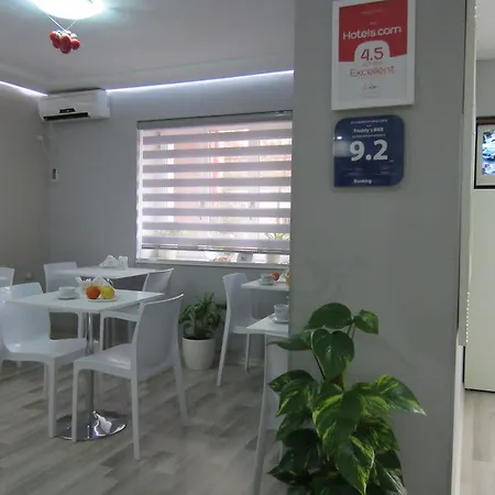 Freddy'S Hotel Tirana