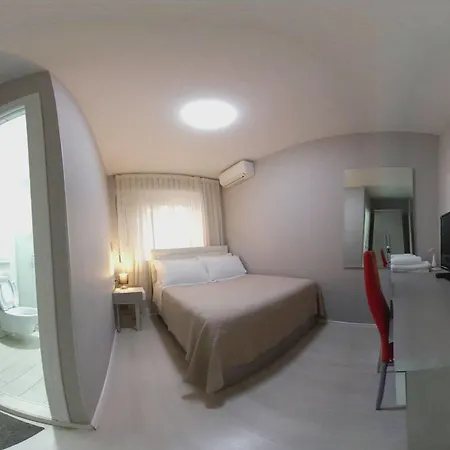 Freddy's Hotel Tirana