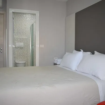 Hotel Freddy's Tirana