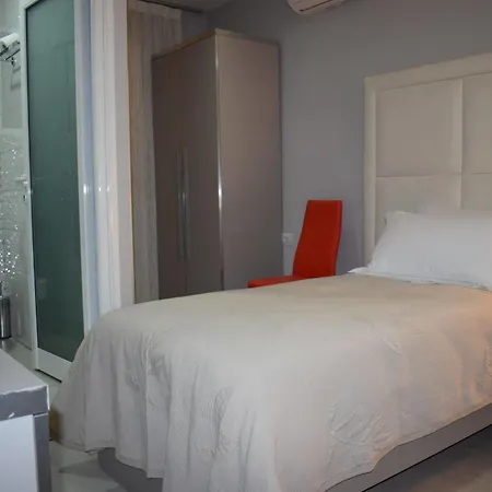 Freddy's Hotel 3*