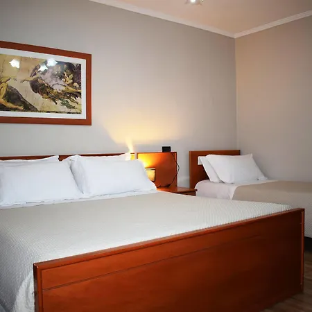 Hotel Freddy's