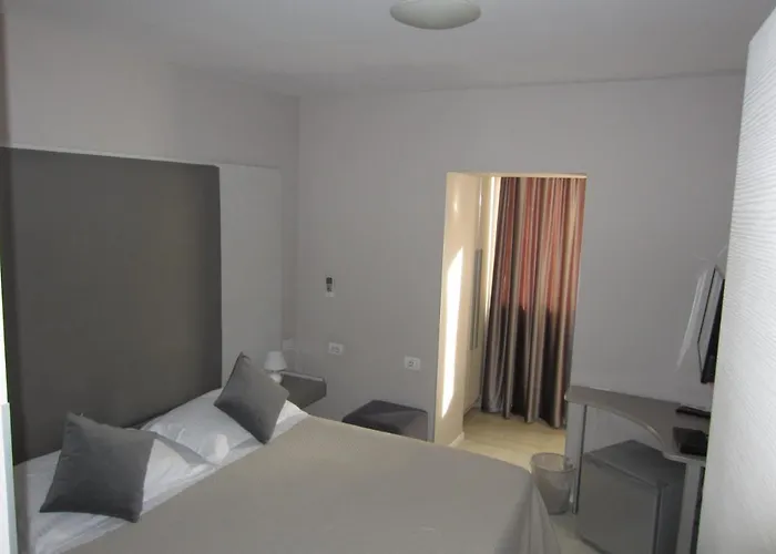 Hotel Freddy'S Hotel Tirana