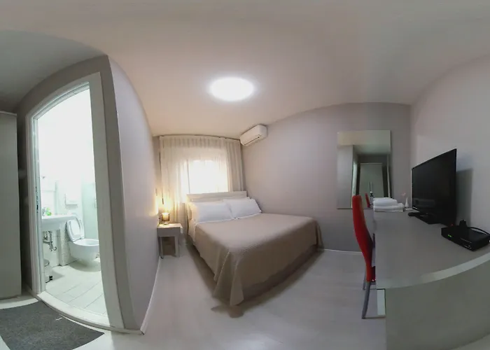 Freddy'S Hotel 3* Tirana