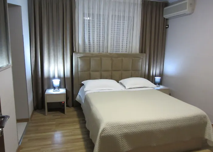 Freddy'S Hotel Tirana